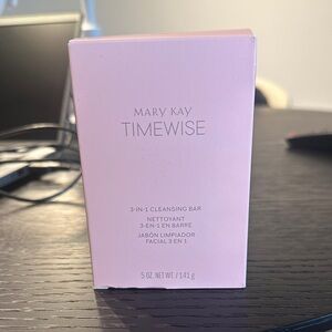 Mary Kay Timewise 3-in-1 Cleansing Bar in Light Pink
